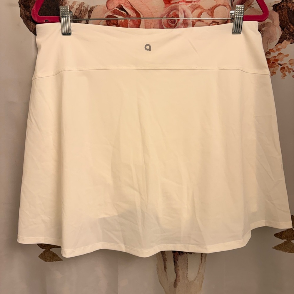 New large Hyba skort​ - Picture 4 of 6